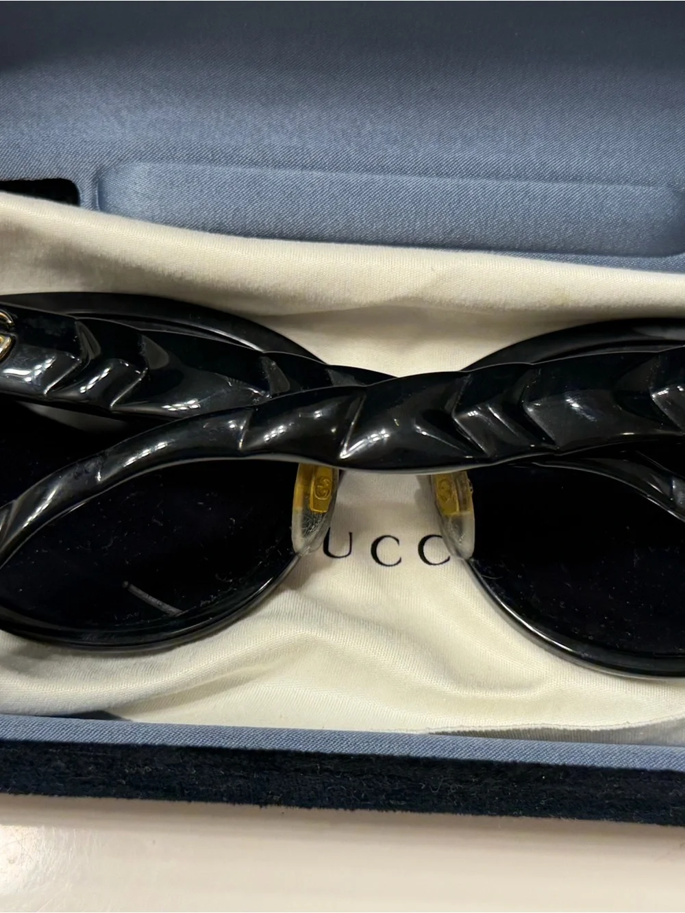Gucci Black Round Women's Sunglasses with Gold Hardware - Picture 6 of 10